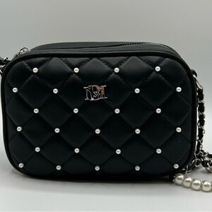 Badgley Mischka Medium
Quilted Camera Bag